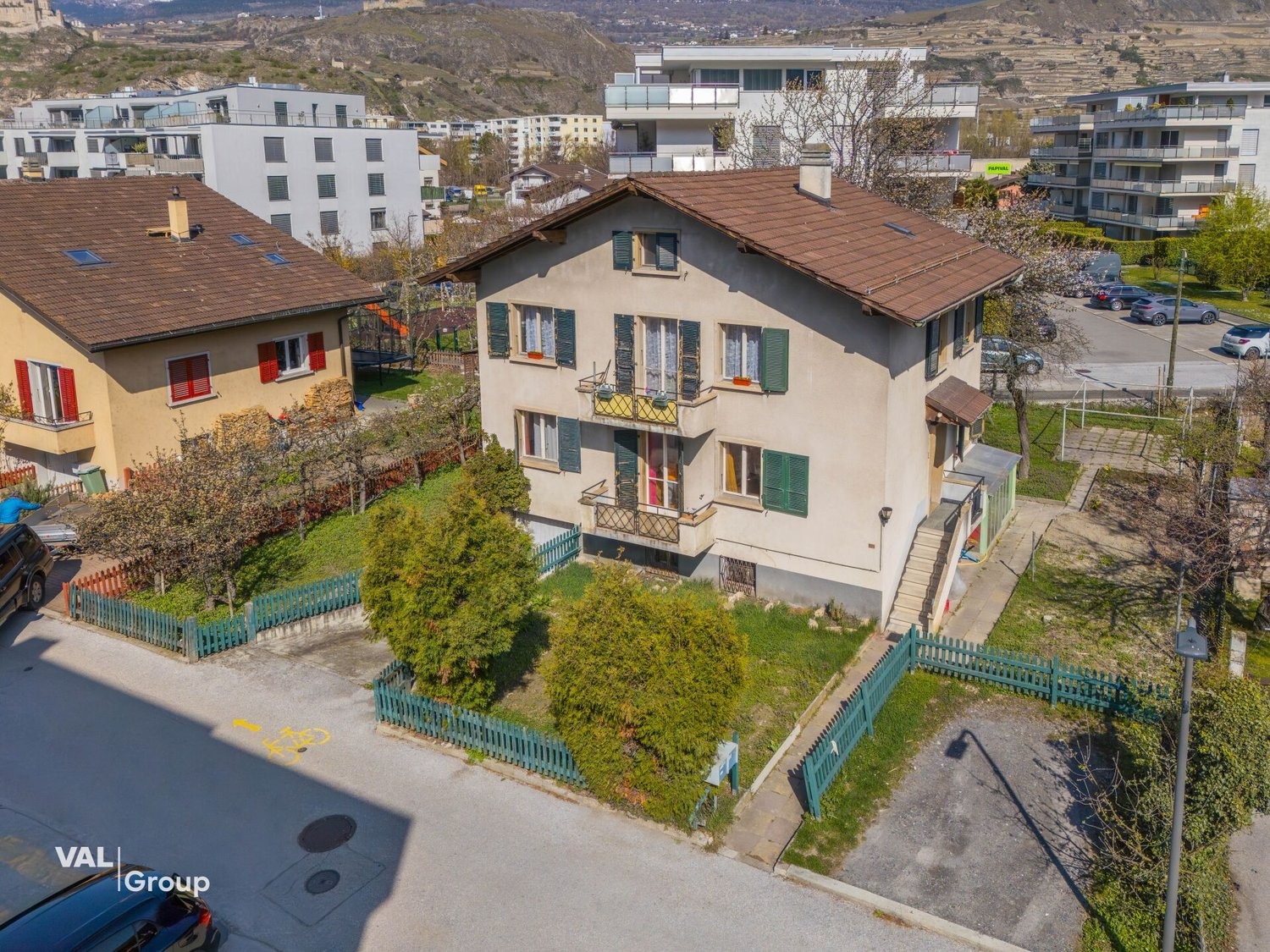 9 rooms multi family house