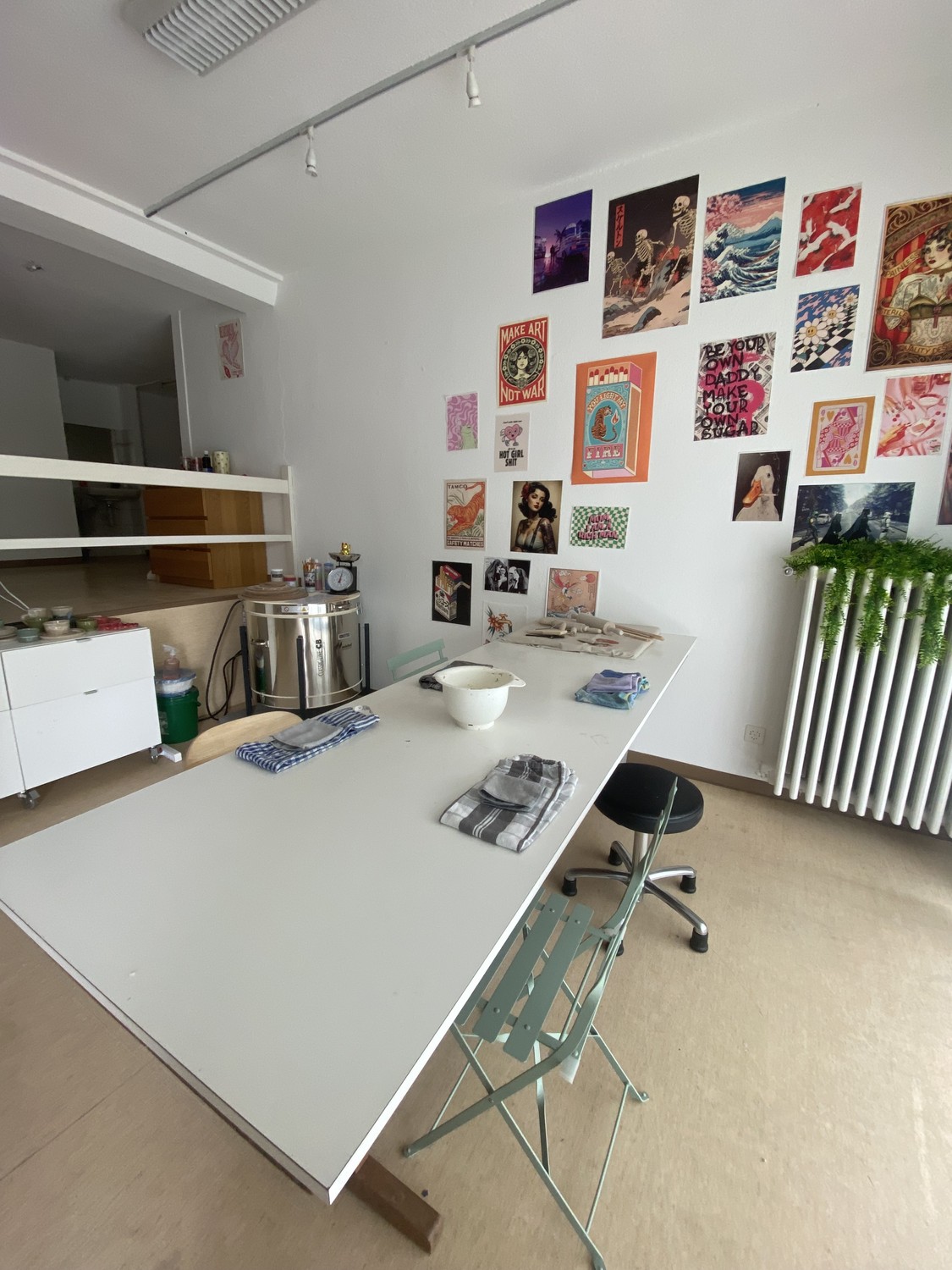 Commercial, foto 1 di 5