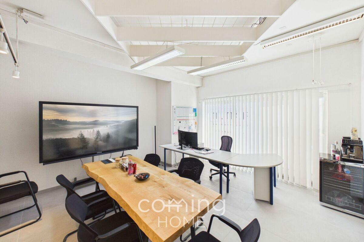 188m² commercial, photo 1 of 10