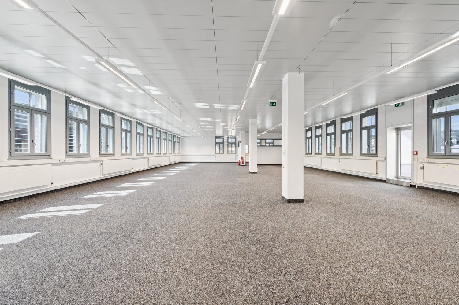 361m² office, Foto 1 von 5