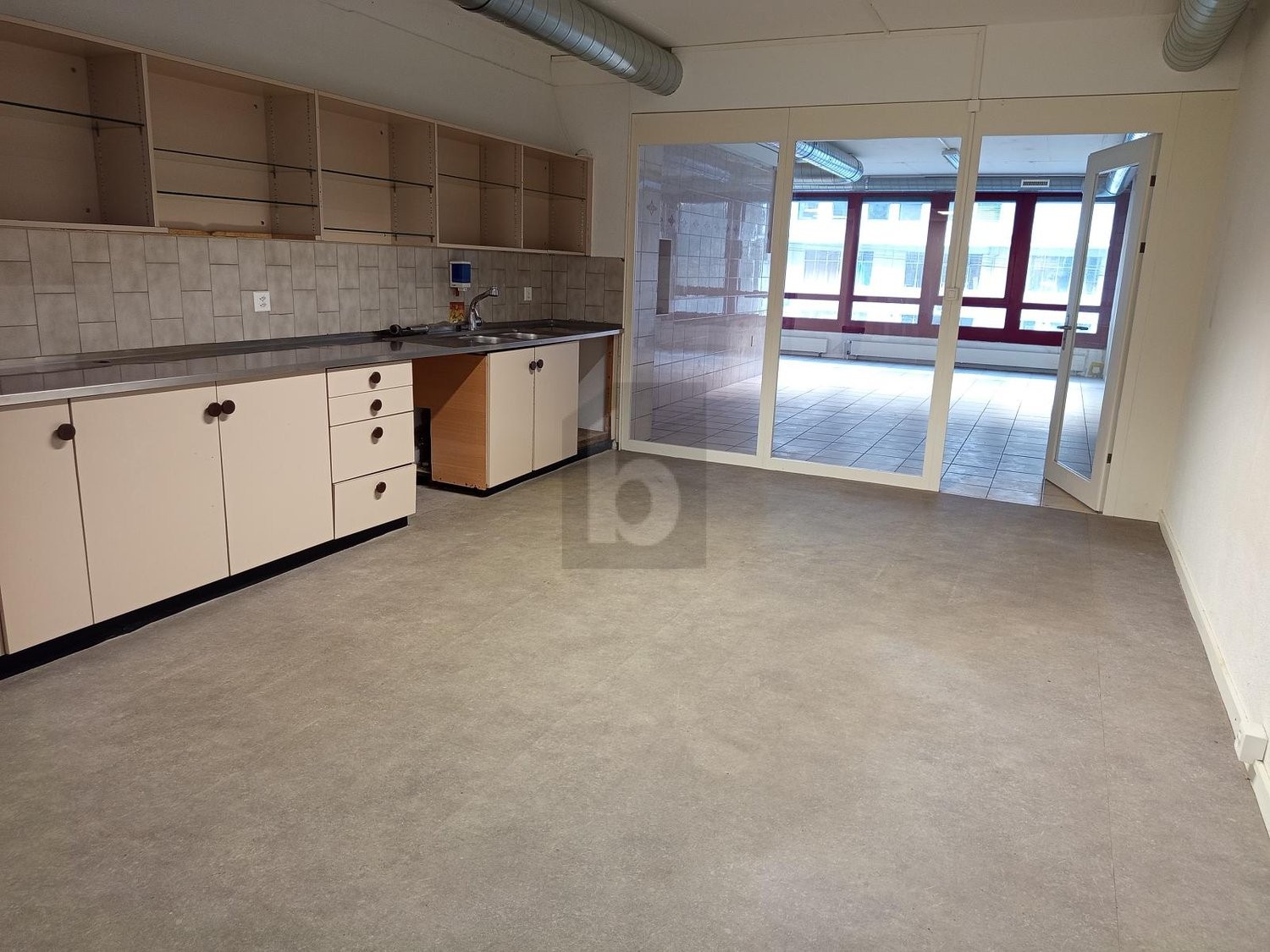 245m² Büro, Foto 4 von 4