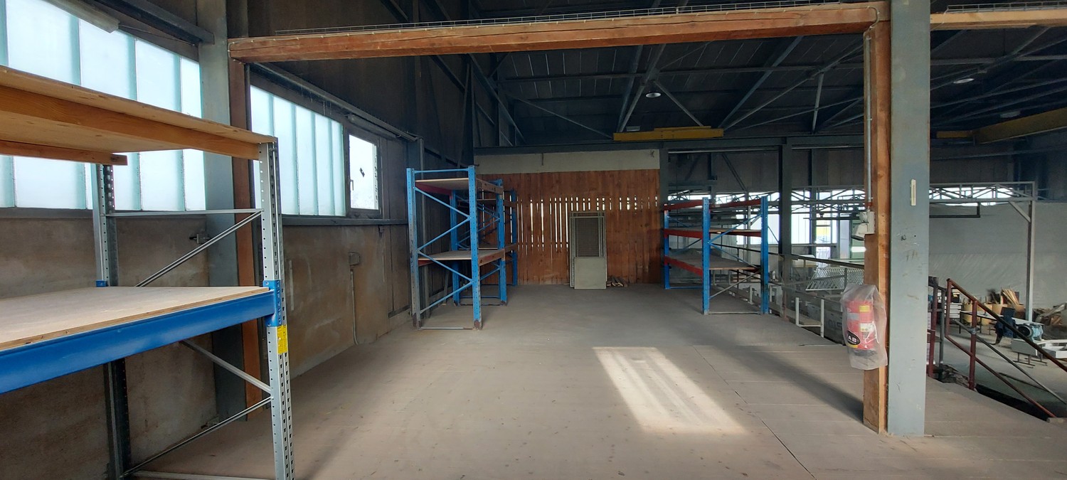 Commercial, foto 4 di 5