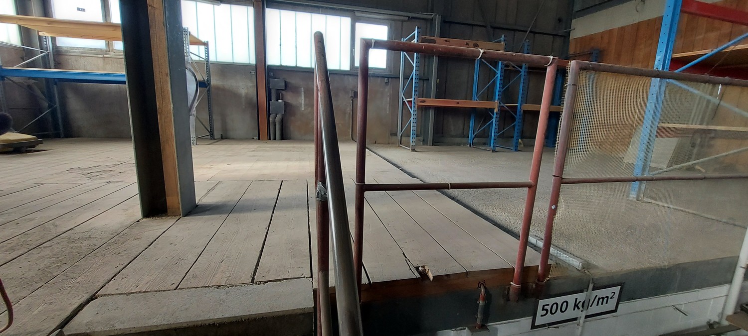 Commercial, foto 3 di 5