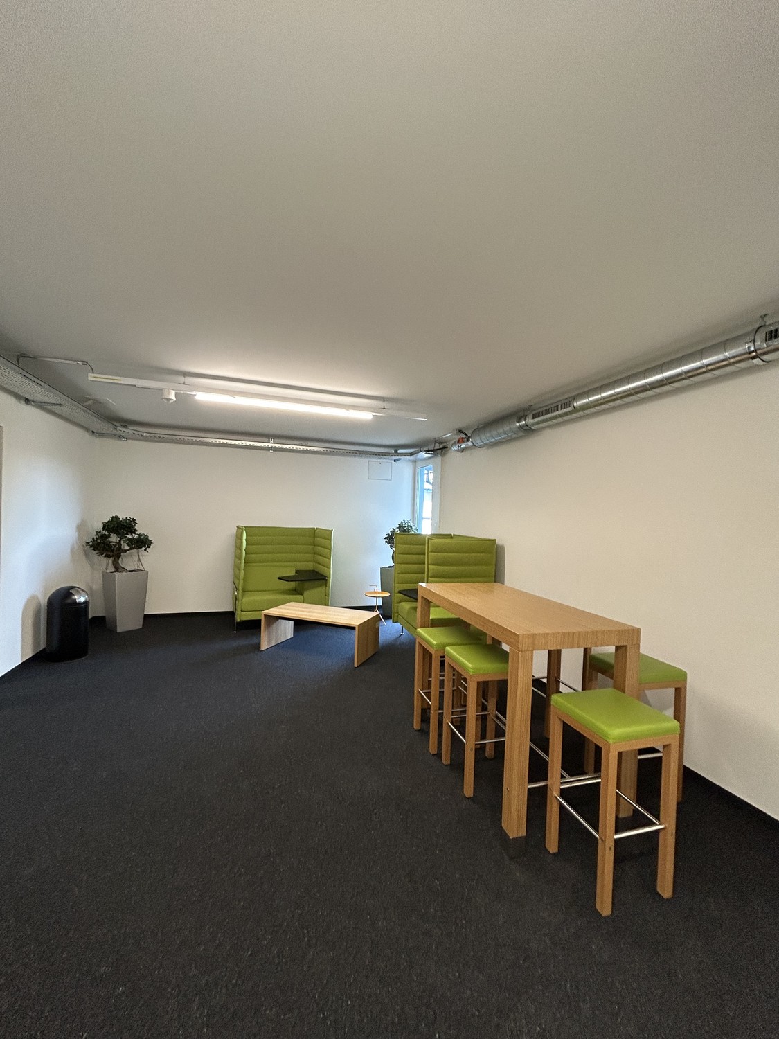 296m² office, Foto 1 von 10