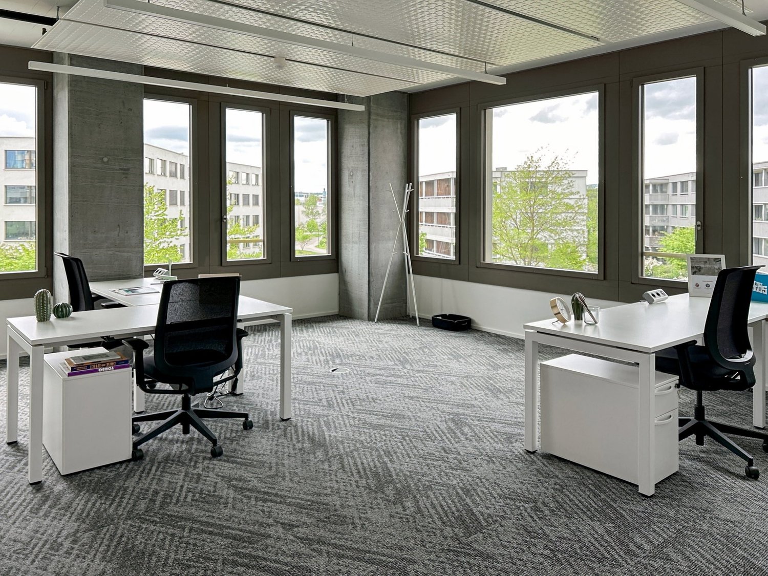 Office, Foto 1 von 7