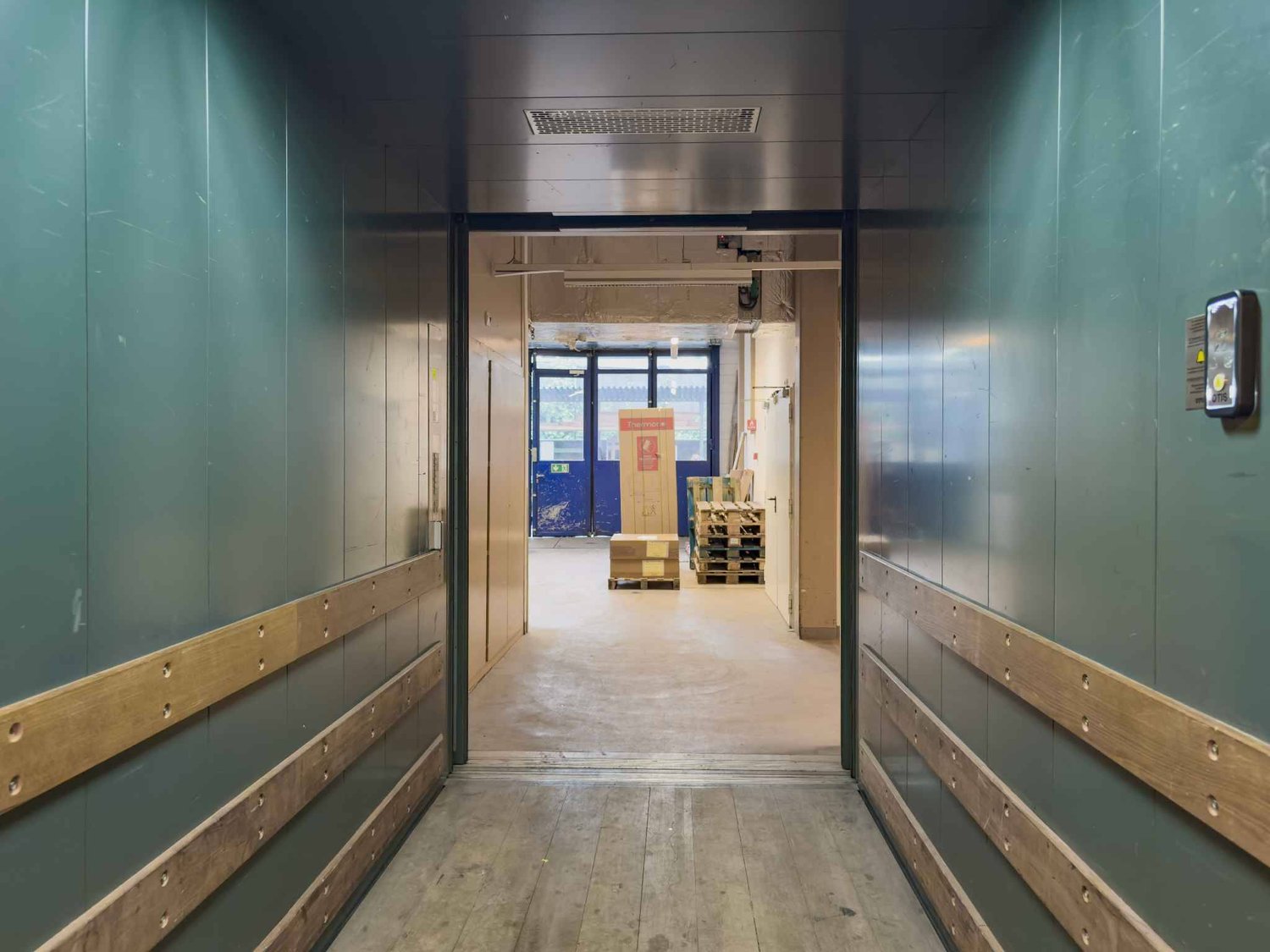 748m² Büro, Foto 7 von 8