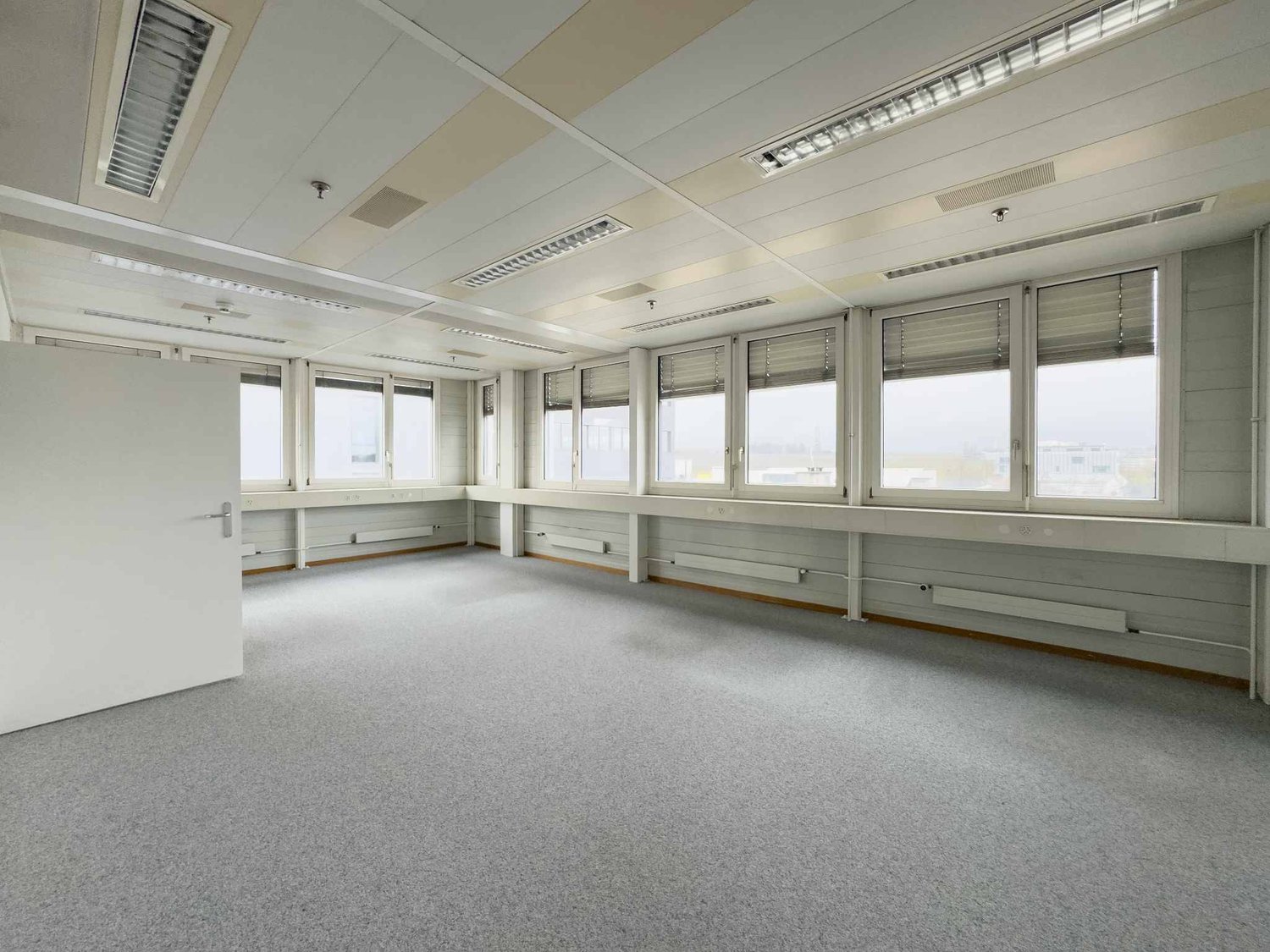 748m² Büro, Foto 4 von 8