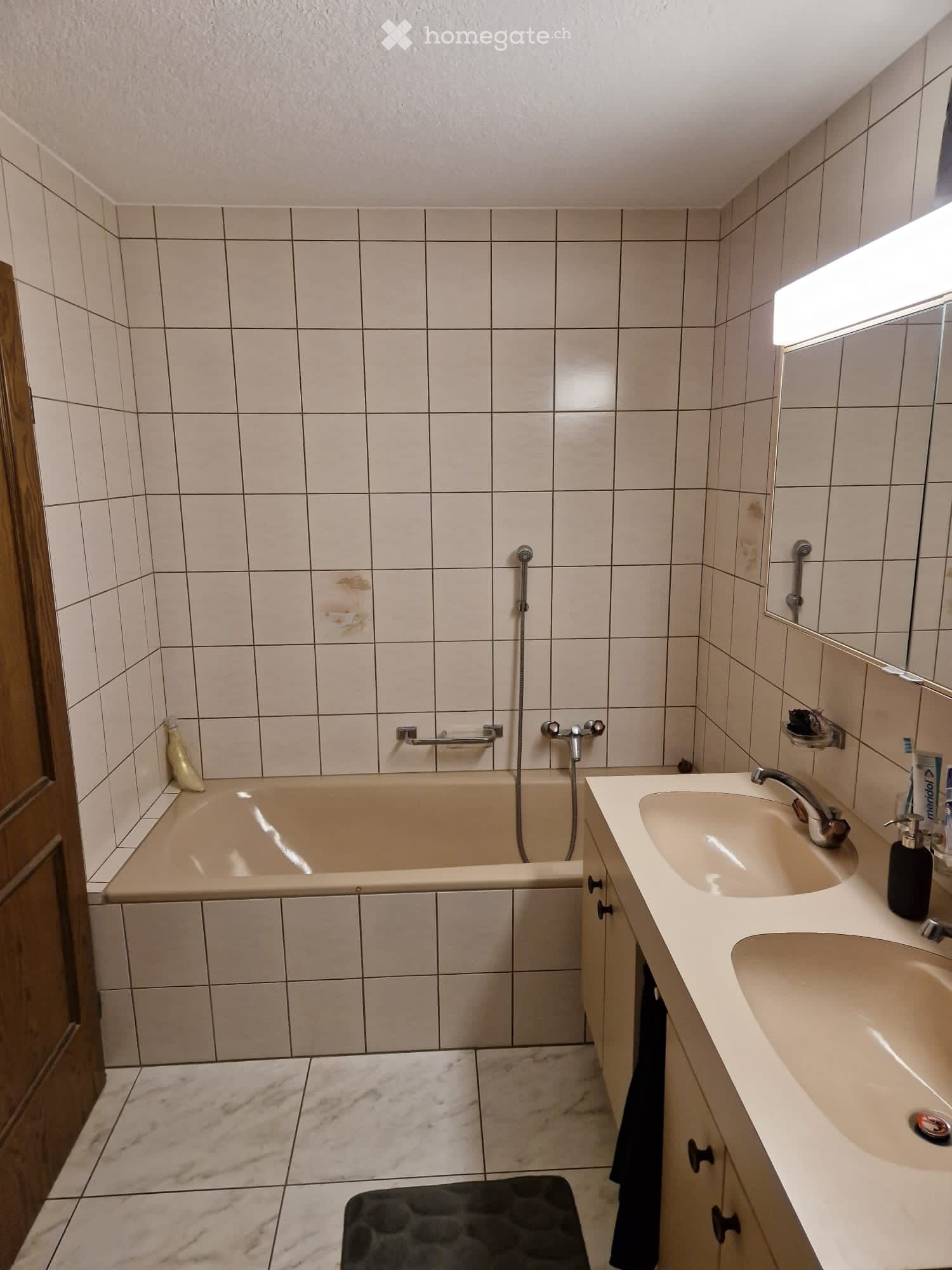6 rooms apartment