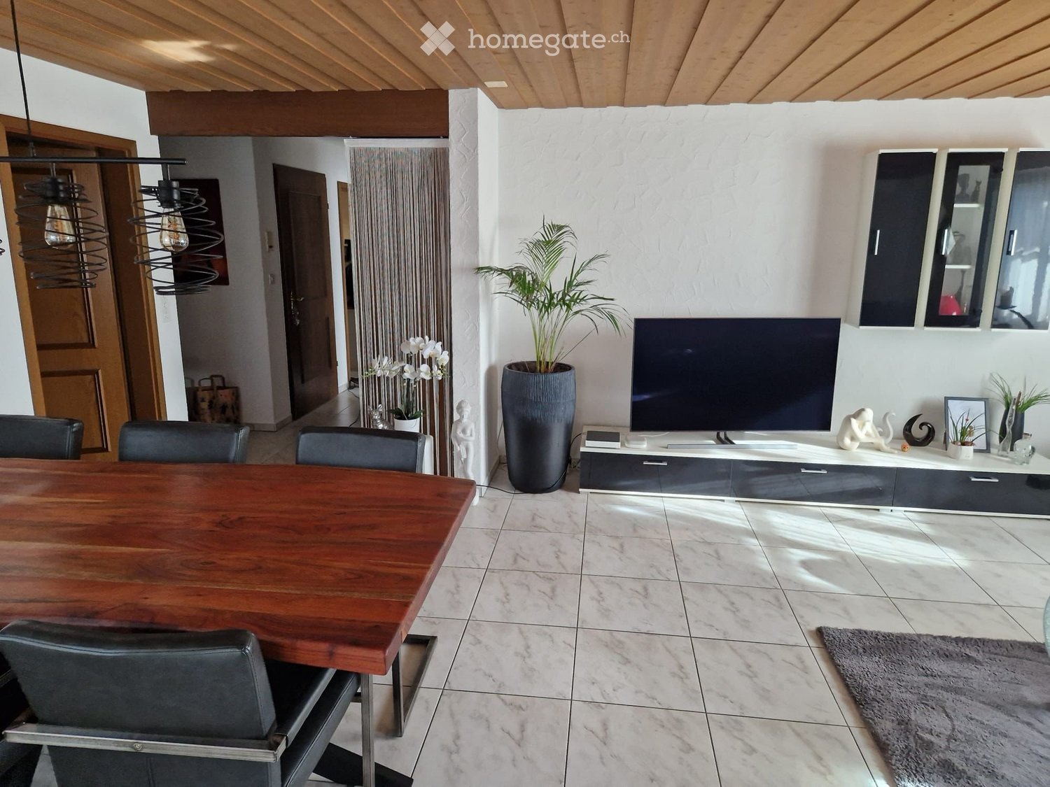 6 rooms apartment