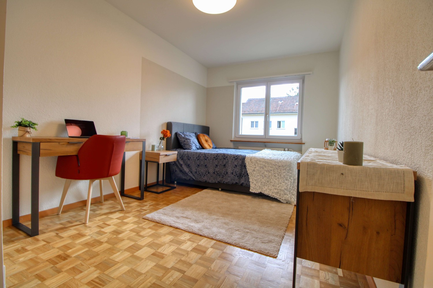 1 room single room, Foto 1 von 10