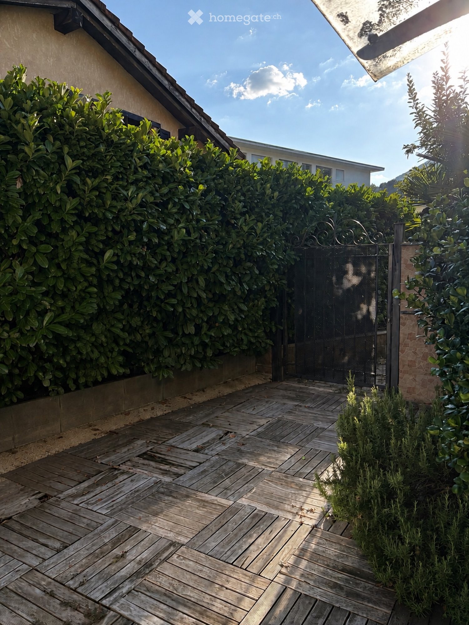 3.5-Zimmer-Wohnung in Ponte Capriasca zu vermieten

Wir suchen einen Mieter für eine 98m2 grosse Wohnung in Ponte Capriasca. Die Wohnung besteht aus einem Hauptzimmer mit angrenzendem Badezimmer und Blick auf den Aussenbereich, einer Marmorküche mit Induktionskochfeld mit offener Gestaltung zum Wohn, Foto 2 von 5