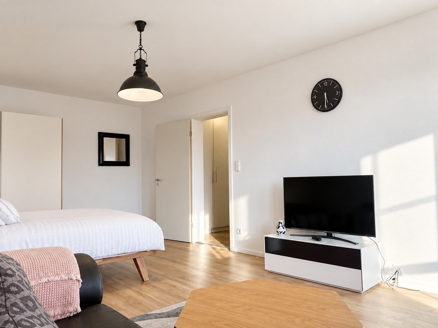 1 ½ Zimmer möblierte Wohnung, Foto 2 von 8