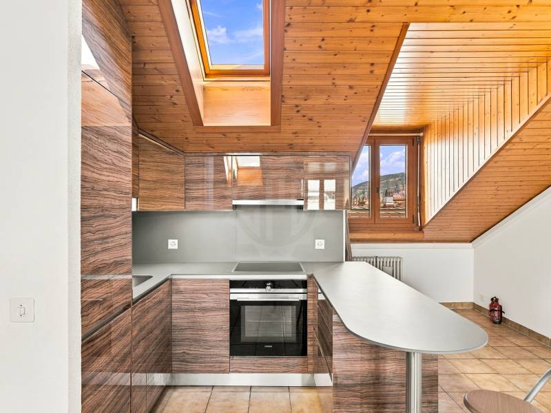 3-Zimmer-Wohnung

Im Quartier des Grottes gelegen, geräumige und helle 3-Zimmer-Wohnung im 5. Stock (ohne Aufzug).

- Eingangshalle
- Offene Küche, voll ausgestattet und eingerichtet
- Wohnzimmer
- Schlafzimmer mit Einbauschränken
- Badezimmer / WC, ausgestattet mit einer Waschmaschine

Ein Keller e