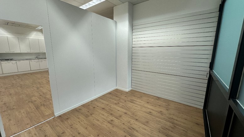 151m² commercial
