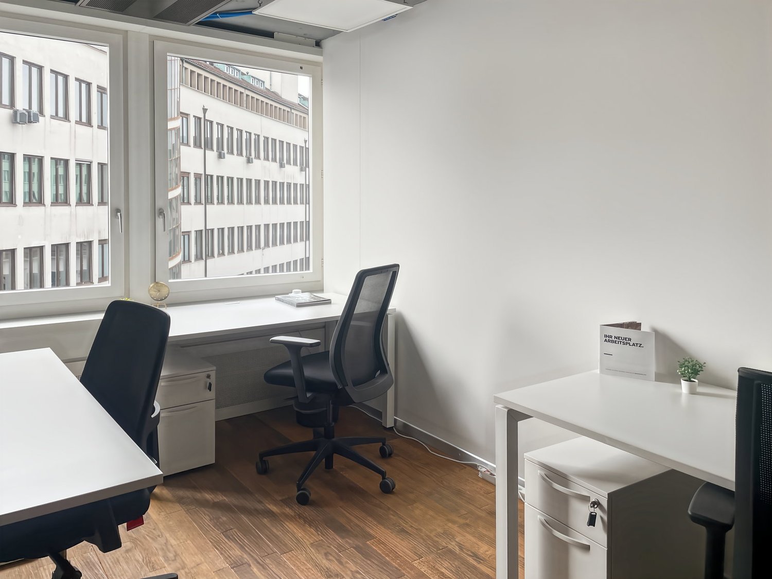 Office, Foto 1 von 10