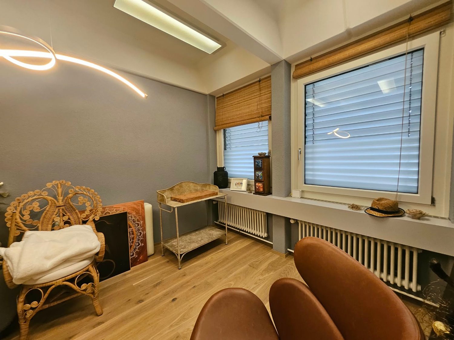 160m² office
