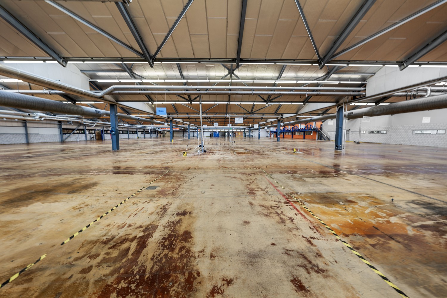 18600m² commercial