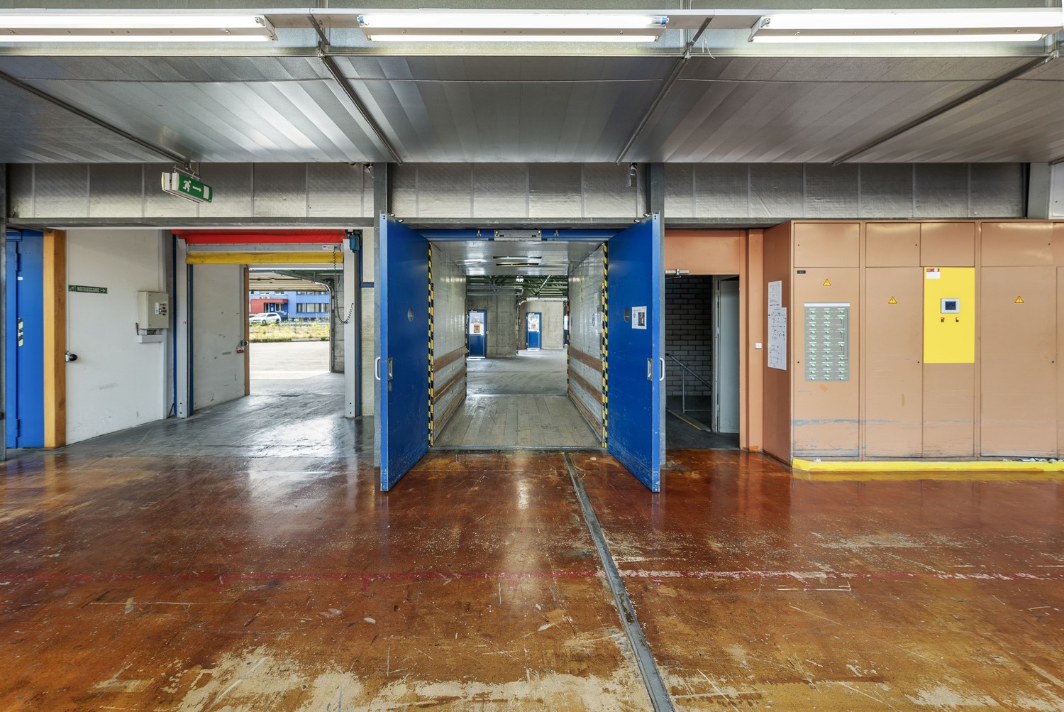 18600m² commercial