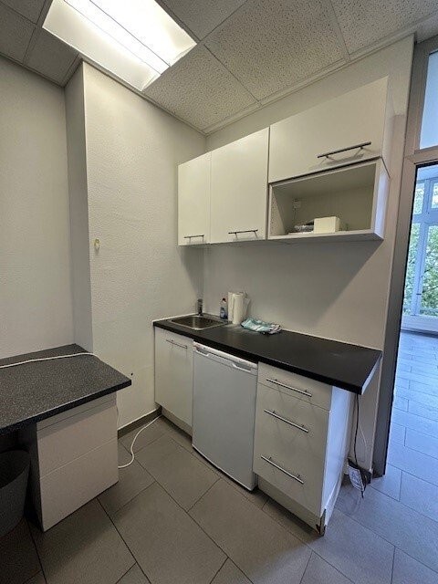 121m² commercial
