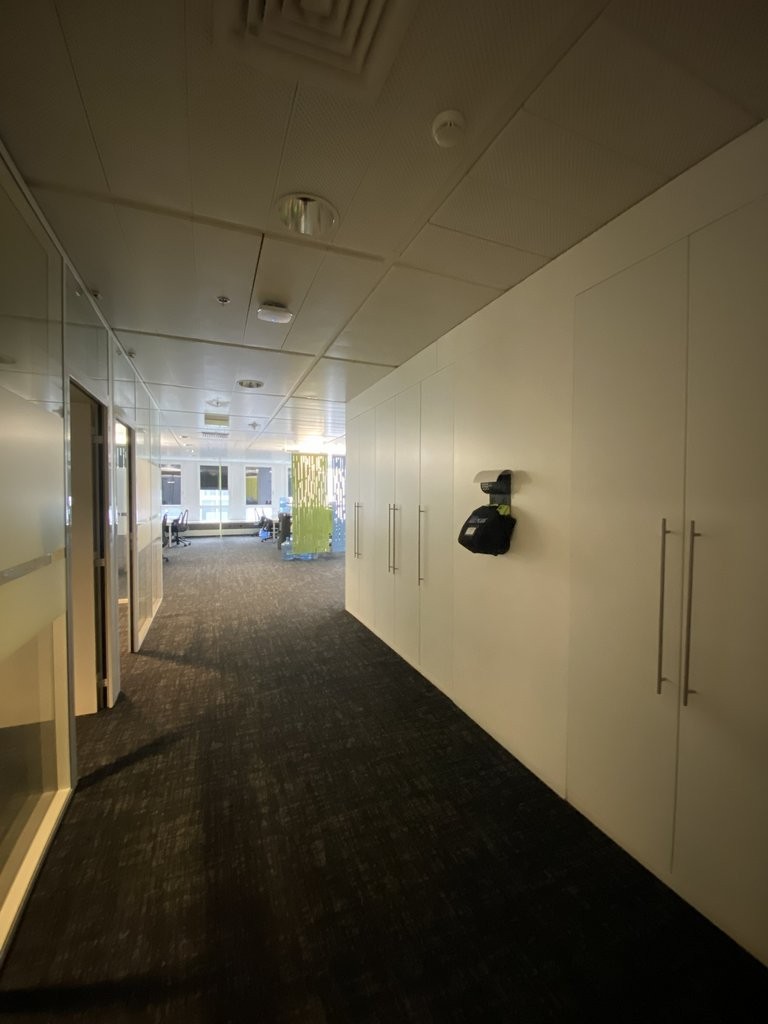 677m² Büro","description":"677 m2 Fläche im Geneva Business Center in Lancy
Gelegen 10 Minuten von der Autobahnausfahrt entfernt und 5 Minuten zu Fuss von der Tramstation "les Esserts"
Das Geneva Business Center bietet zahlreiche Dienstleistungen an, unter anderem Facility Management, Empfangs- un, Foto 3 von 9
