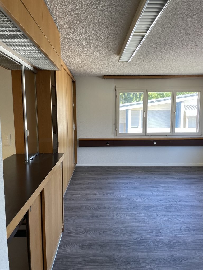 105m² office