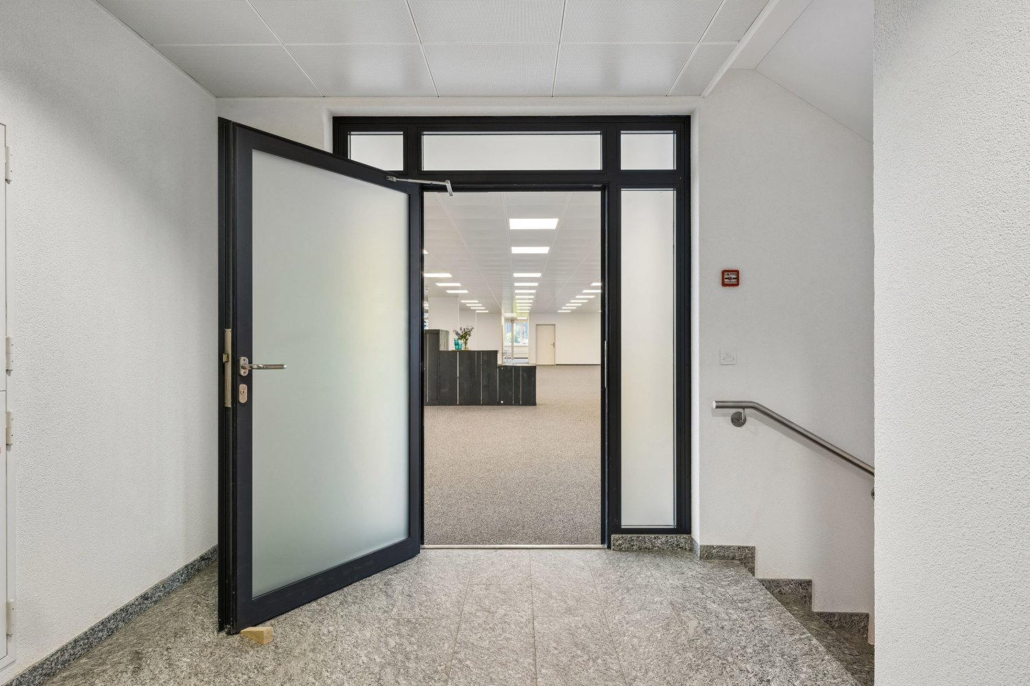 841m² office, photo 2 of 10