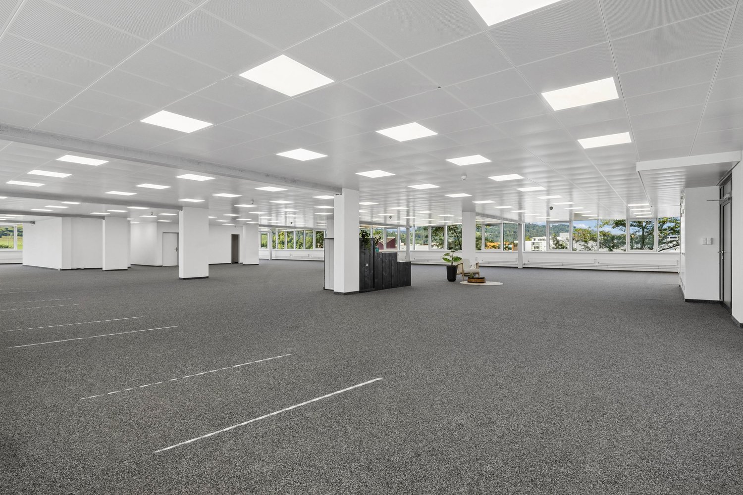 841m² office, photo 3 of 10