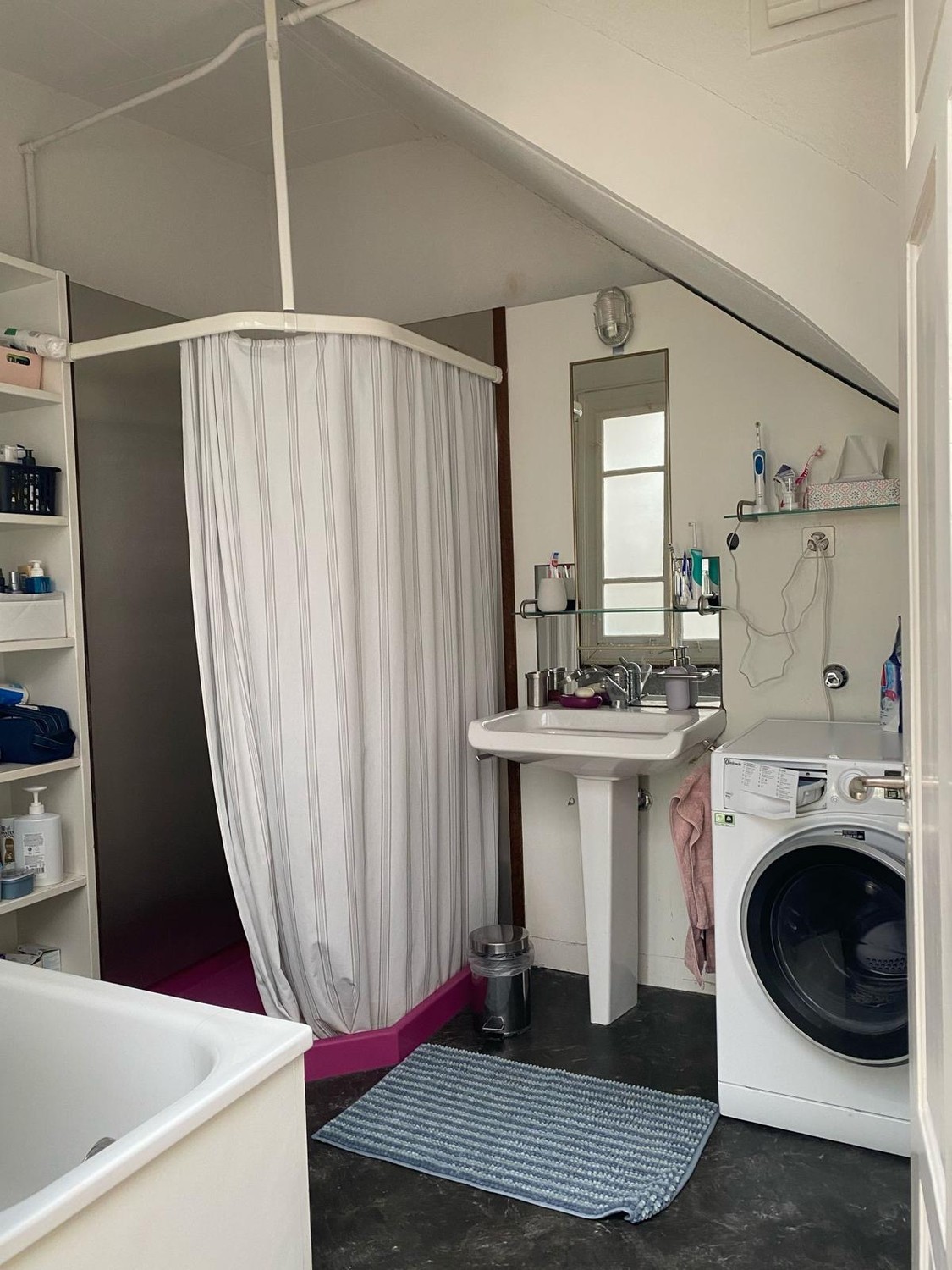 Chambre dans un appartement partagé