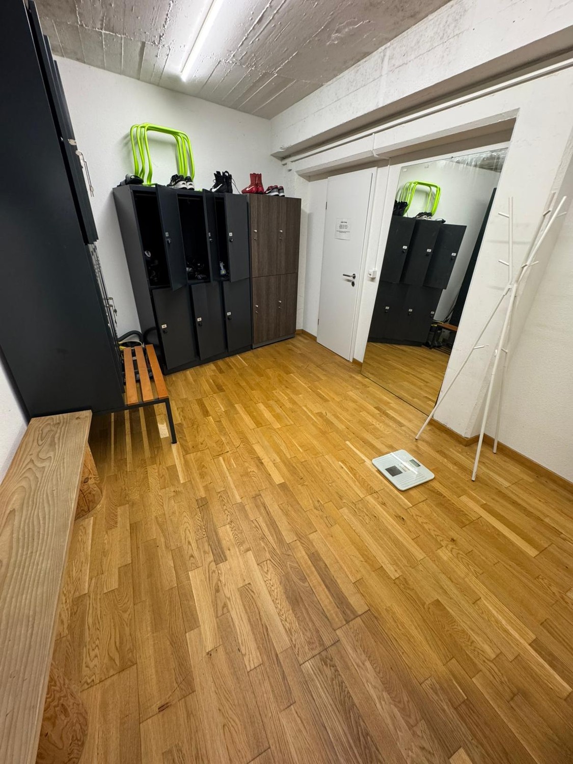 140m² commercial, foto 5 di 8