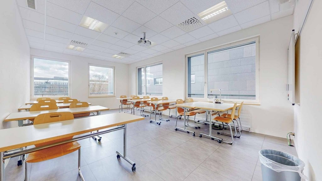 462m² office
