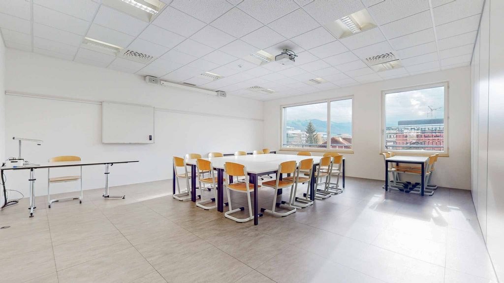 462m² office