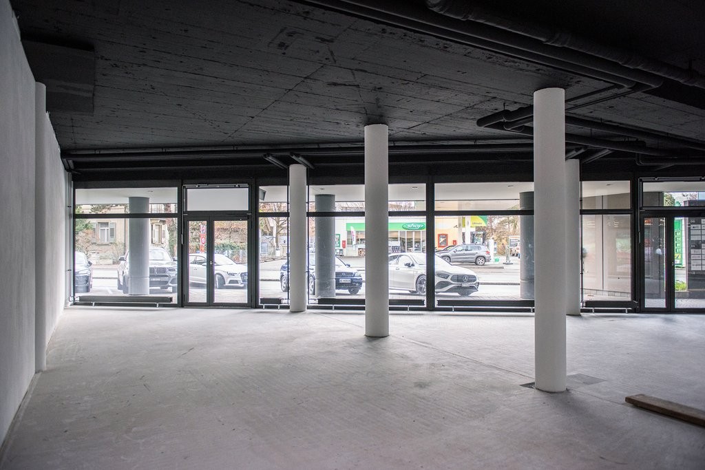 Commerce de 179m²