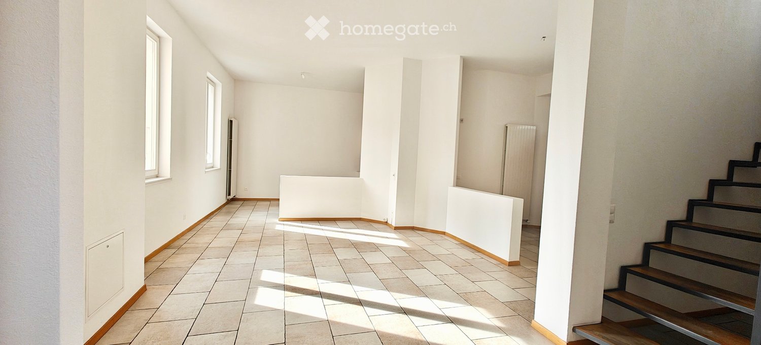 6 Zimmer Wohnung, Foto 1 von 5