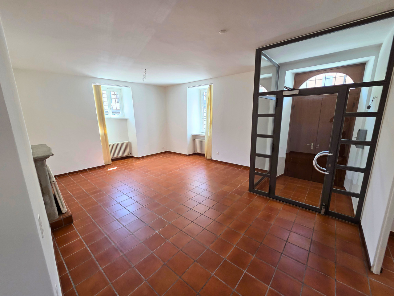60m² commercial