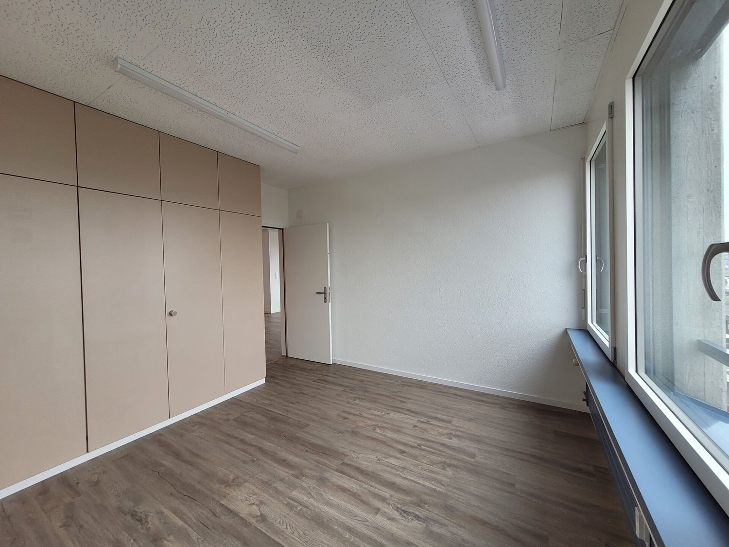 72m² bureau
