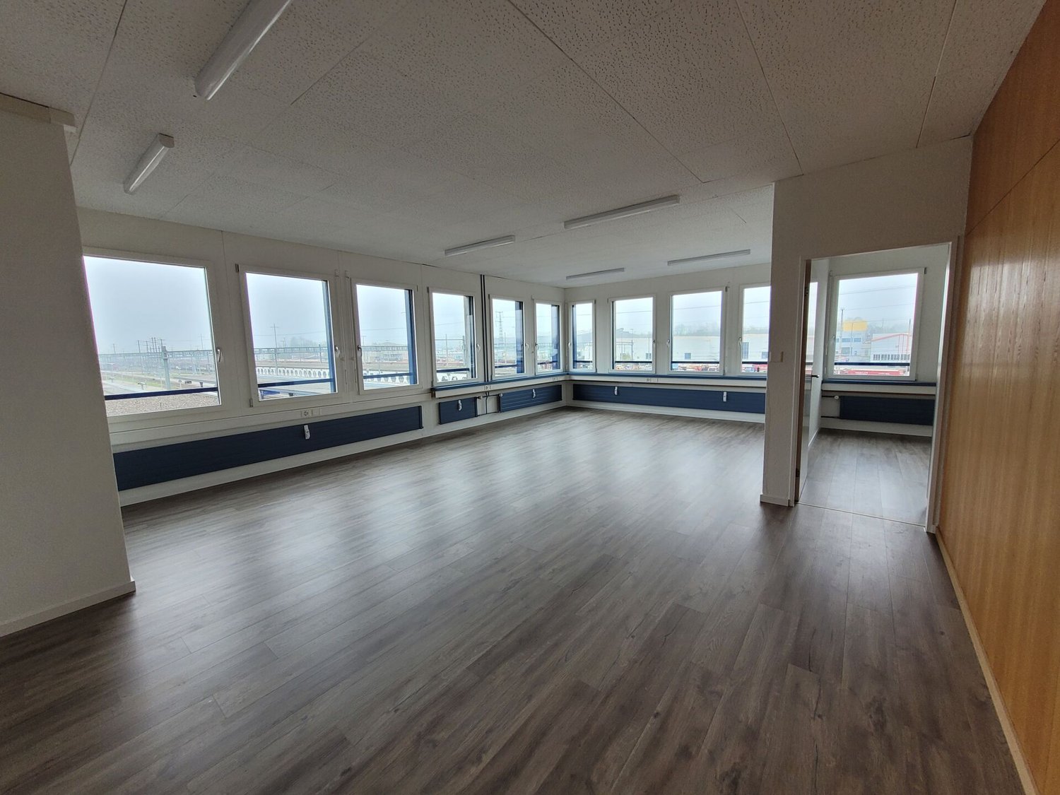 72m² bureau