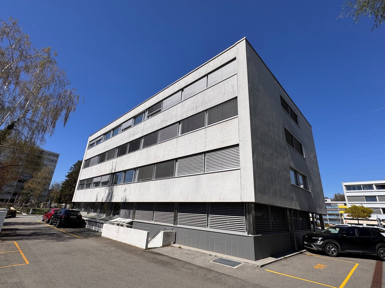 340m² Büro, Foto 1 von 8