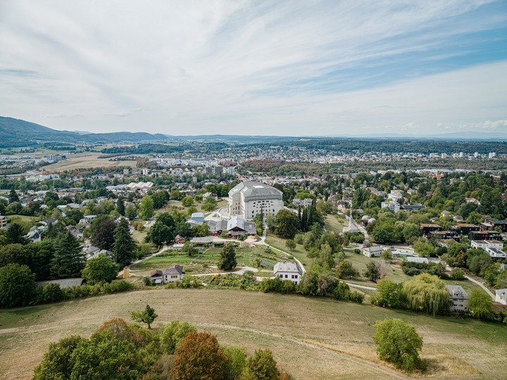 900m² building land