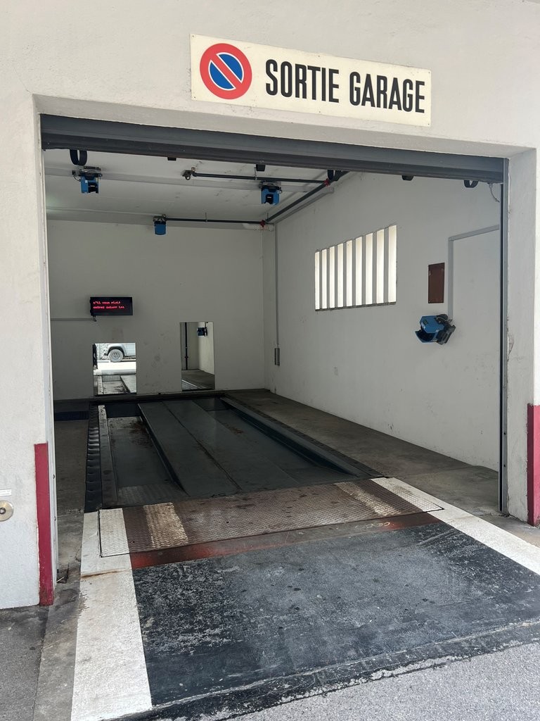 Underground slot, Foto 1 von 5