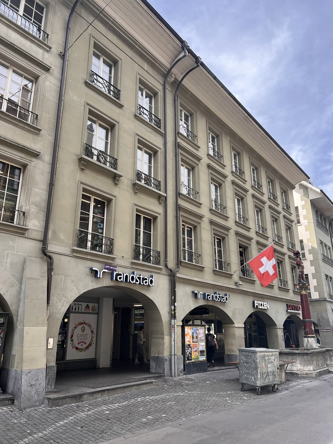 Office, Foto 1 von 8