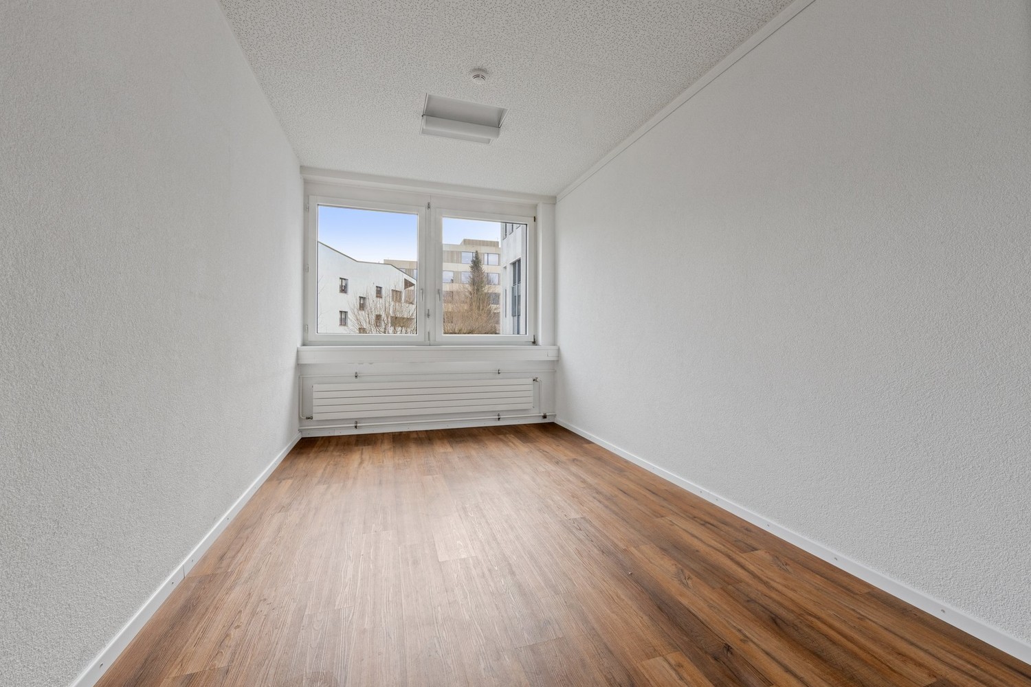305m² office
