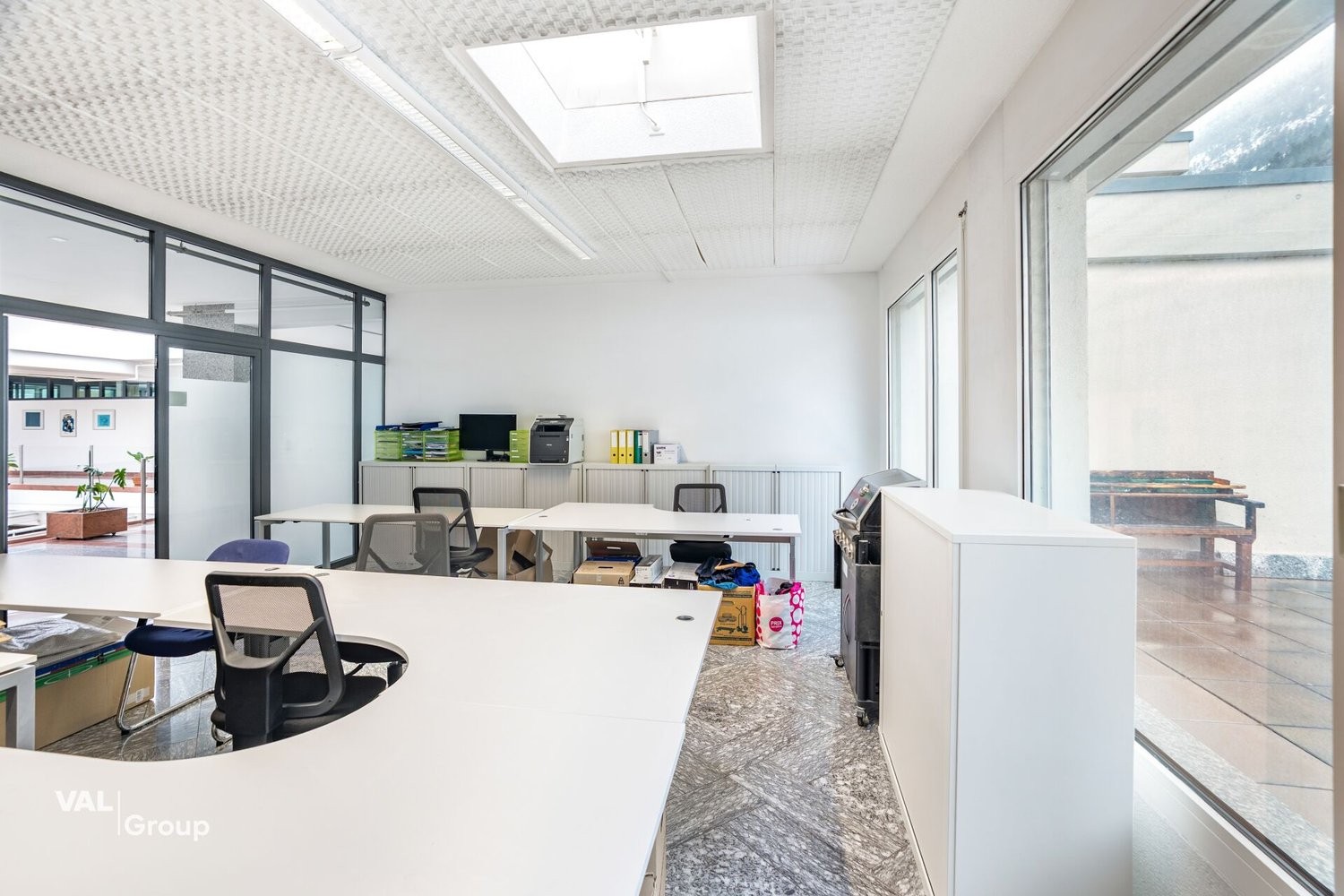 Bureau, photo 1 sur 10