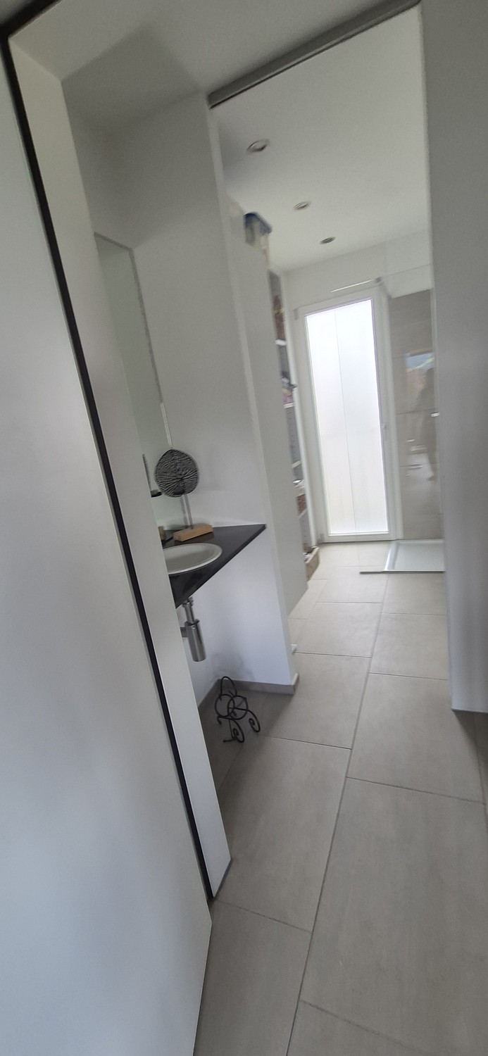 Chambre dans un appartement partagé