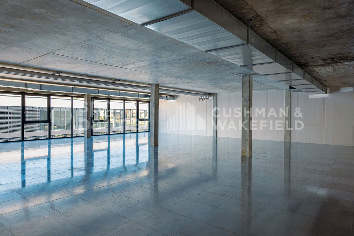652m² commercial