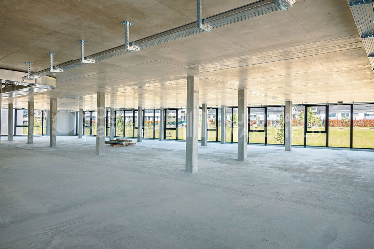 652m² commercial