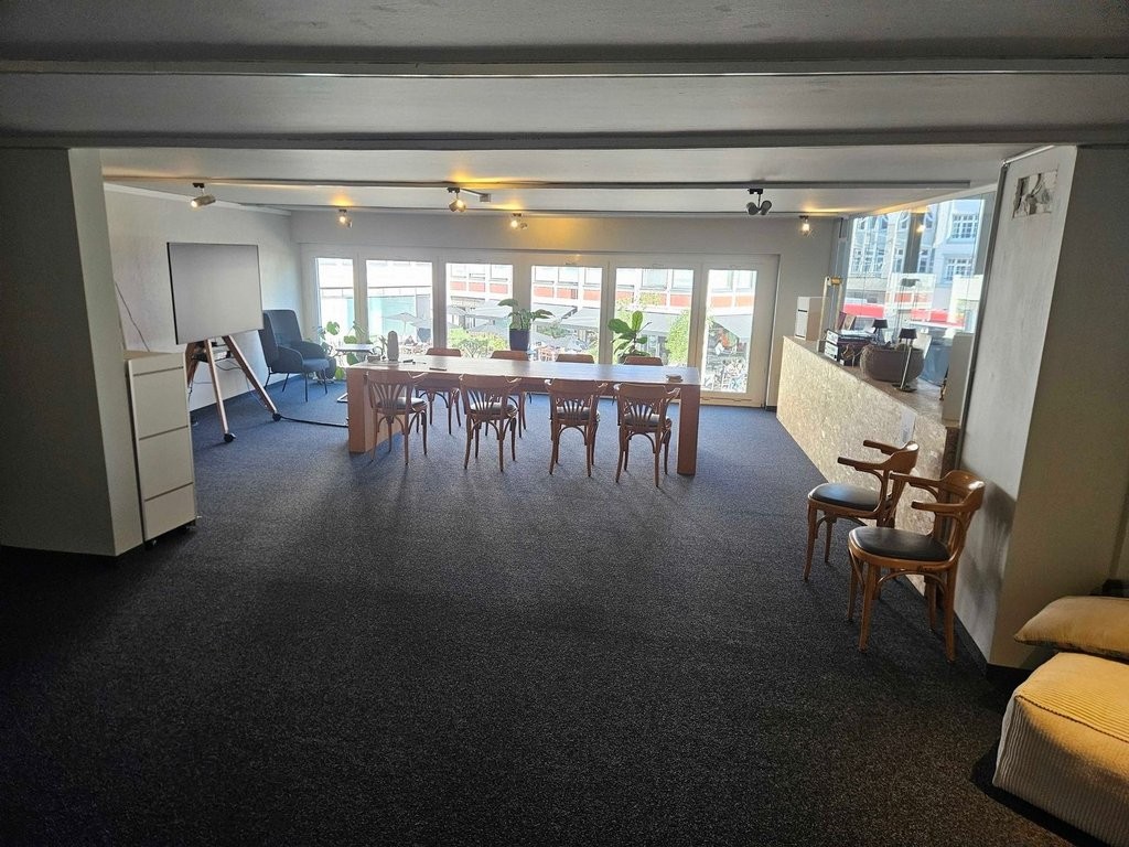 275m² commercial, Foto 2 von 10
