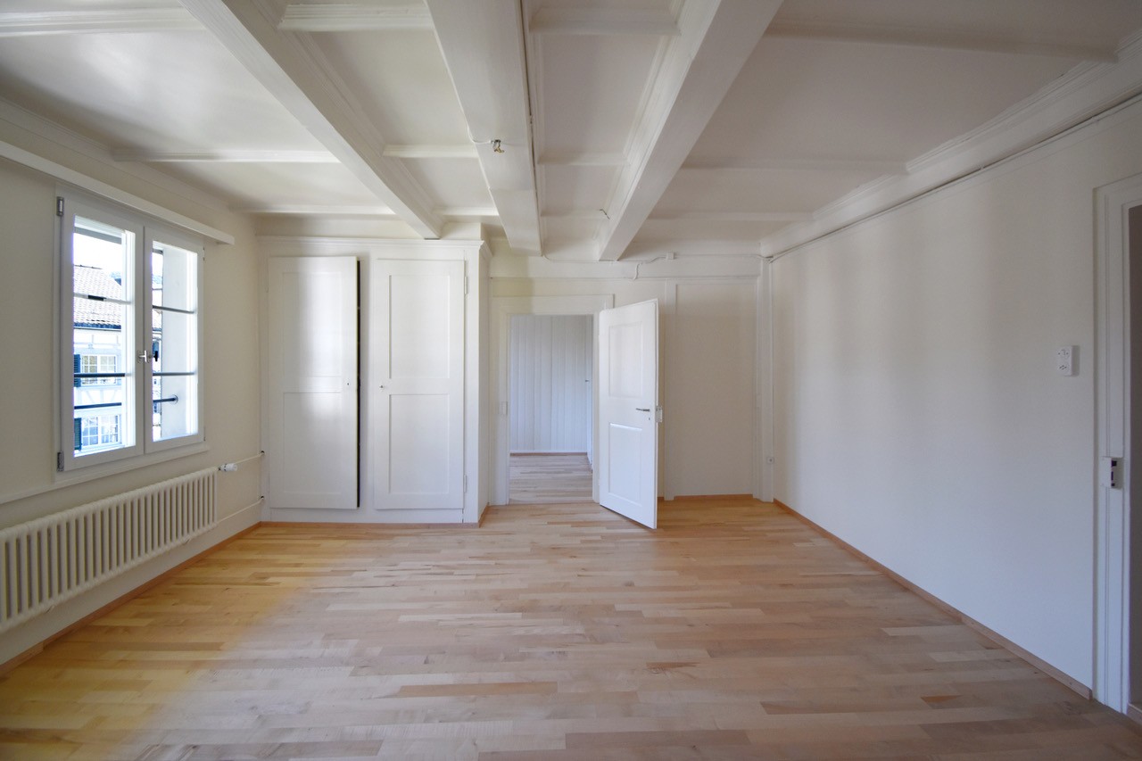 Casa vecchia, ristrutturata ecologicamente nel 2026, scala stretta e ripida