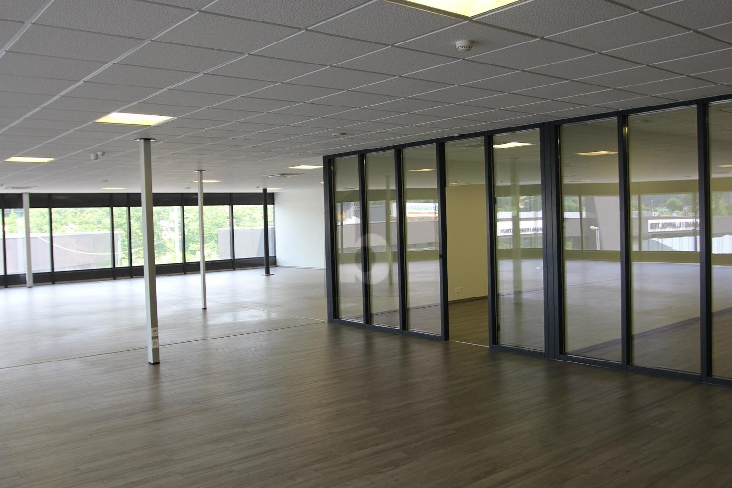 700m² Büro