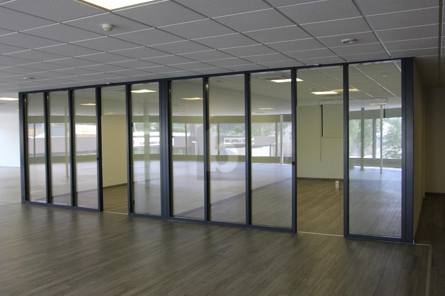700m² Büro