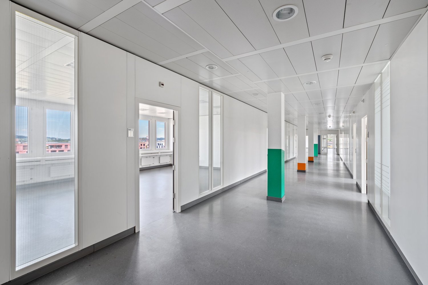 950m² office, Foto 2 von 10